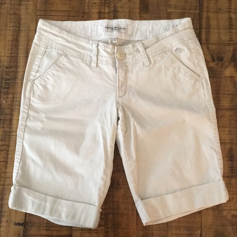 ⭐️LAST CALL- DONATING⭐️ A&F Khaki Bermuda Shorts